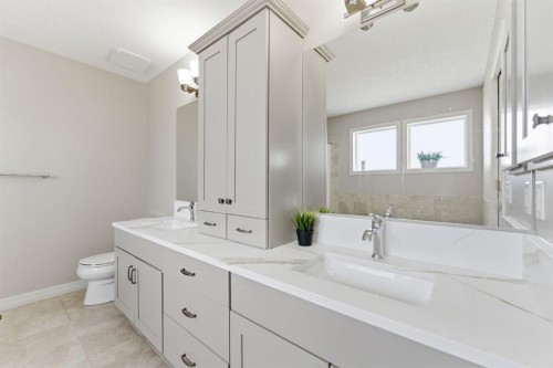 99 Marquis Cove Se, Calgary, AB - Indoor Photo Showing Bathroom