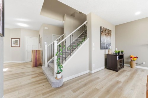 99 Marquis Cove Se, Calgary, AB - Indoor Photo Showing Other Room