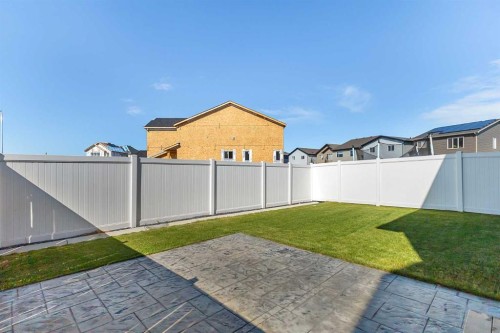 672 Walgrove Boulevard Se, Calgary, AB - Outdoor With Backyard