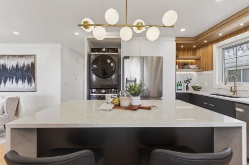 1607 Marlyn Way Ne, Calgary, AB - Indoor Photo Showing Kitchen With Upgraded Kitchen