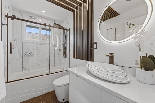 1607 Marlyn Way Ne, Calgary, AB - Indoor Photo Showing Bathroom