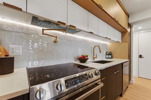 1607 Marlyn Way Ne, Calgary, AB - Indoor Photo Showing Kitchen