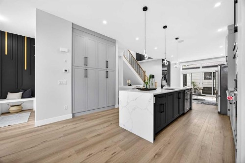 107 Hartford Road Nw, Calgary, AB - Indoor Photo Showing Kitchen