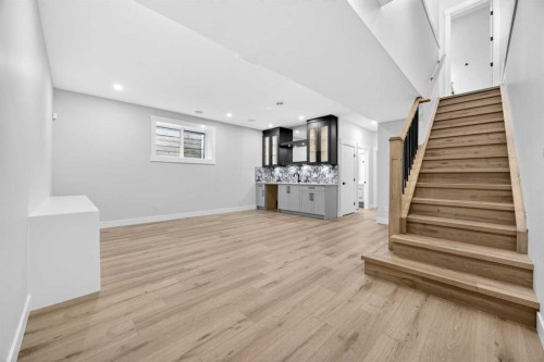107 Hartford Road Nw, Calgary, AB - Indoor Photo Showing Other Room