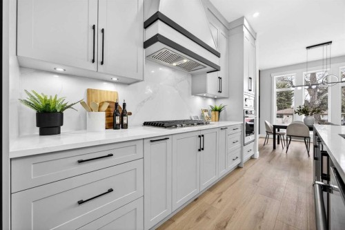 107 Hartford Road Nw, Calgary, AB - Indoor Photo Showing Kitchen With Upgraded Kitchen