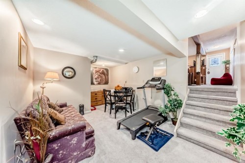 76 Edgewood Drive Nw, Calgary, AB - Indoor