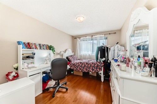 76 Edgewood Drive Nw, Calgary, AB - Indoor