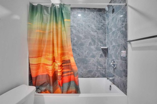 197 Skyview Springs Crescent Ne, Calgary, AB - Indoor Photo Showing Bathroom