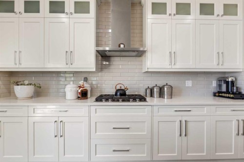 125 Kinniburgh Loop, Chestermere, AB - Indoor Photo Showing Kitchen