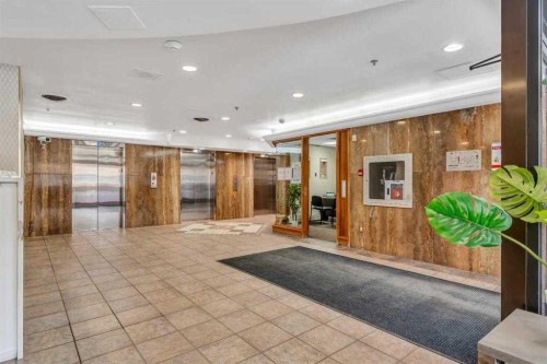 504-221 6 Avenue Se, Calgary, AB - Indoor Photo Showing Other Room