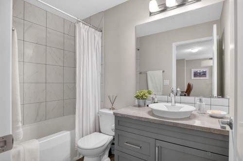 20 Carrington Circle Nw, Calgary, AB - Indoor Photo Showing Bathroom