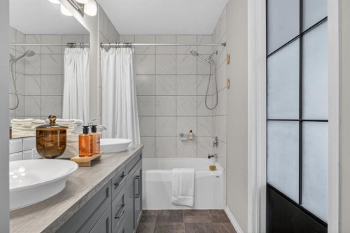 20 Carrington Circle Nw, Calgary, AB - Indoor Photo Showing Bathroom
