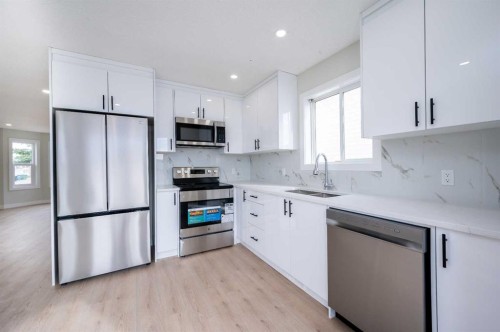 88 Applemont Close Se, Calgary, AB - Indoor Photo Showing Kitchen