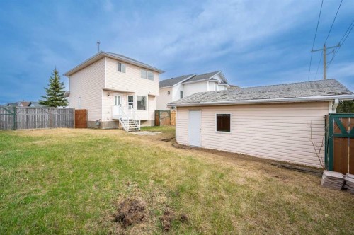 88 Applemont Close Se, Calgary, AB - Outdoor