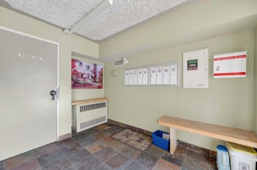 203-644 Meredith Road Ne, Calgary, AB - Indoor Photo Showing Other Room