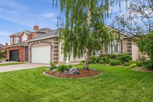 7051 Christie Briar Manor Sw, Calgary, AB - Outdoor