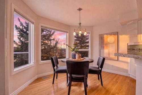 7051 Christie Briar Manor Sw, Calgary, AB - Indoor Photo Showing Dining Room