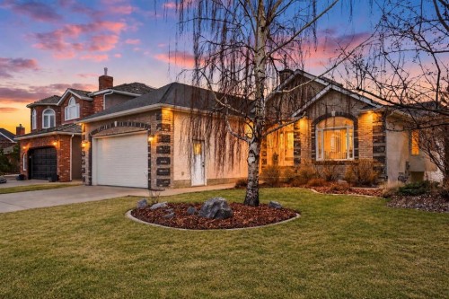 7051 Christie Briar Manor Sw, Calgary, AB - Outdoor