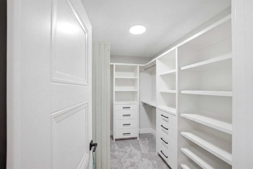 15 Saddlecrest Link Ne, Calgary, AB - Indoor With Storage