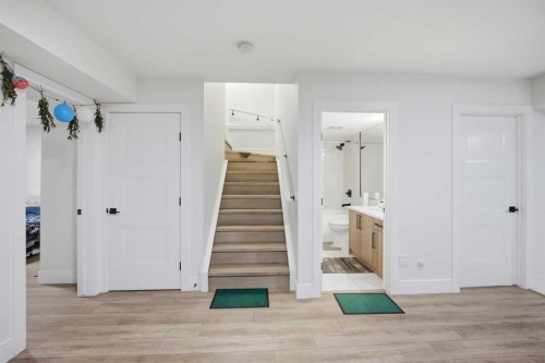 15 Saddlecrest Link Ne, Calgary, AB - Indoor Photo Showing Other Room