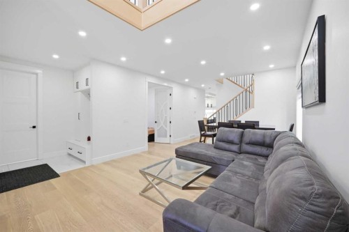 15 Saddlecrest Link Ne, Calgary, AB - Indoor Photo Showing Living Room