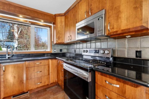 16 Heston Street Nw, Calgary, AB - Indoor Photo Showing Kitchen