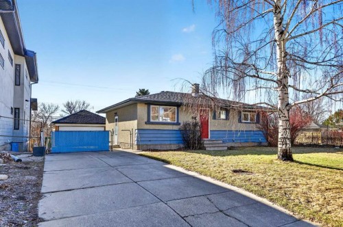 16 Heston Street Nw, Calgary, AB - Outdoor