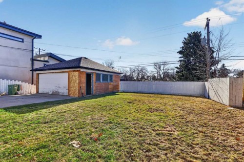 16 Heston Street Nw, Calgary, AB - Outdoor