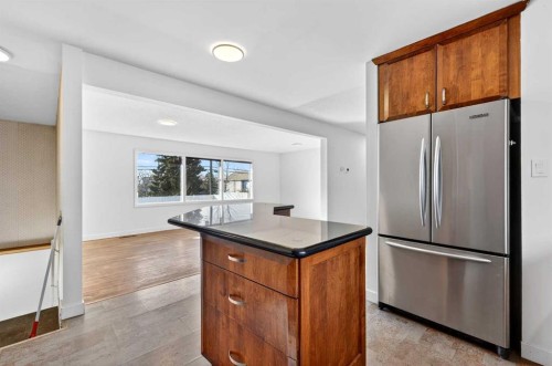 16 Heston Street Nw, Calgary, AB - Indoor Photo Showing Kitchen