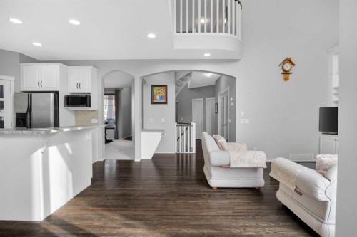 71 Springborough Green Sw, Calgary, AB - Indoor Photo Showing Other Room