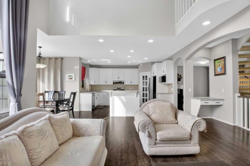 71 Springborough Green Sw, Calgary, AB - Indoor Photo Showing Living Room