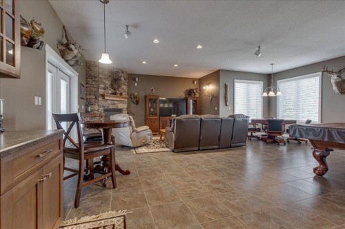 33550 Range Road 23, Rural Mountain View County, AB - Indoor