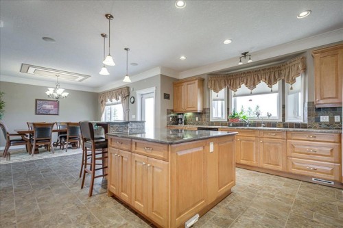 33550 Range Road 23, Rural Mountain View County, AB - Indoor Photo Showing Kitchen