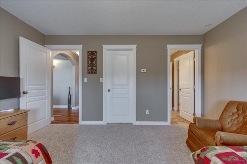 33550 Range Road 23, Rural Mountain View County, AB - Indoor Photo Showing Bedroom