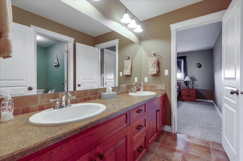 33550 Range Road 23, Rural Mountain View County, AB - Indoor Photo Showing Bathroom
