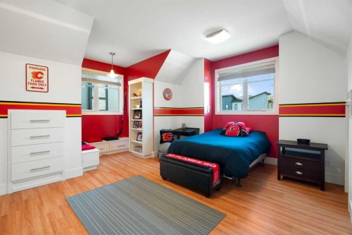 1308 21 Avenue Nw, Calgary, AB - Indoor Photo Showing Bedroom
