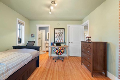 1308 21 Avenue Nw, Calgary, AB - Indoor Photo Showing Bedroom