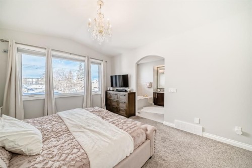 4627 83 Street Nw, Calgary, AB - Indoor Photo Showing Bedroom