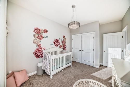 4627 83 Street Nw, Calgary, AB - Indoor Photo Showing Bedroom