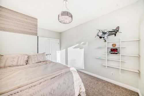 4627 83 Street Nw, Calgary, AB - Indoor Photo Showing Bedroom