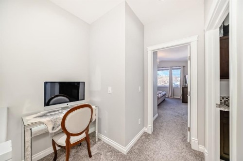 4627 83 Street Nw, Calgary, AB - Indoor Photo Showing Office