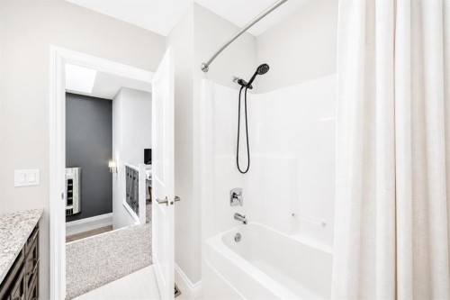 4627 83 Street Nw, Calgary, AB - Indoor Photo Showing Bathroom