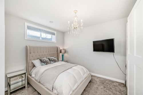 4627 83 Street Nw, Calgary, AB - Indoor Photo Showing Bedroom