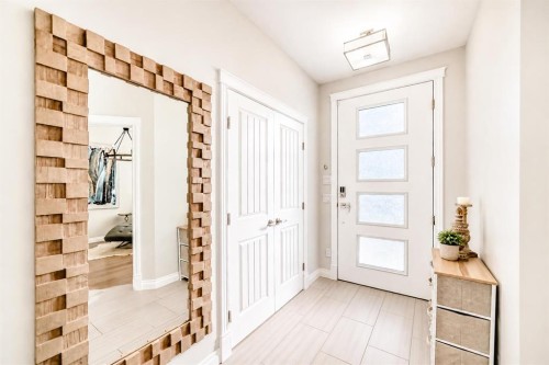 4627 83 Street Nw, Calgary, AB - Indoor Photo Showing Other Room