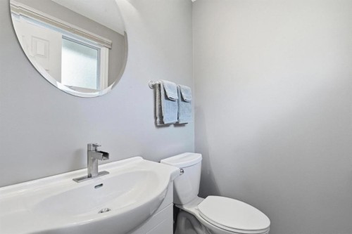 330 Silver Ridge Crescent Nw, Calgary, AB - Indoor Photo Showing Bathroom