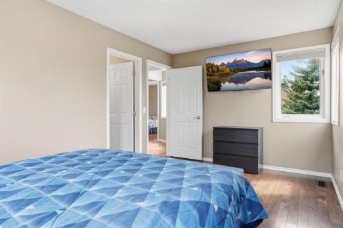330 Silver Ridge Crescent Nw, Calgary, AB - Indoor Photo Showing Bedroom