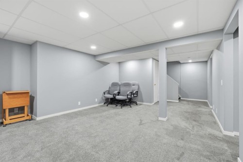 330 Silver Ridge Crescent Nw, Calgary, AB - Indoor Photo Showing Other Room