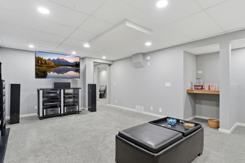 330 Silver Ridge Crescent Nw, Calgary, AB - Indoor