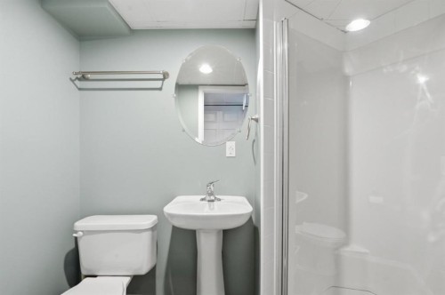 330 Silver Ridge Crescent Nw, Calgary, AB - Indoor Photo Showing Bathroom