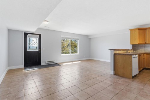 207-323 Fourth Avenue, Strathmore, AB - Indoor Photo Showing Kitchen